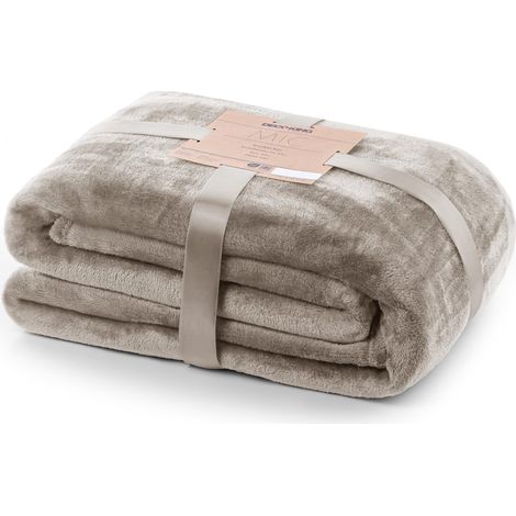 DecoKing Coperta Plaid Pile 160 x 210 cm per Letto una Piazza e Mezza Calda Accogliente e Spessa in Morbido Velluto Per Letto Divano Sedia Tutte le Stagioni Cappuccino Mic (1/5)