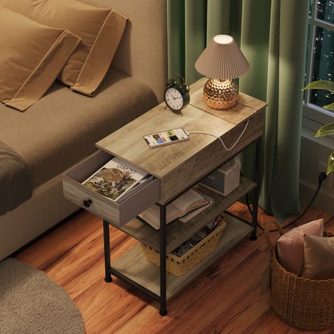 Table d'appoint à trois niveaux avec prises électriques et rangements intégrés, 2 ports secteur et 2 ports USB, plateau rabattable, idéale pour le salon et le bureau, finition gris-beige (1/5)
