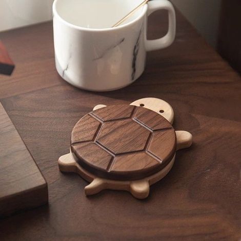 Niedlicher Holzuntersetzer in Schildkrötenform Hochwertiger, hitzebeständiger Getränkehalter mit einzigartigem Schildkröten Design für Kaffee, Te (1/5)