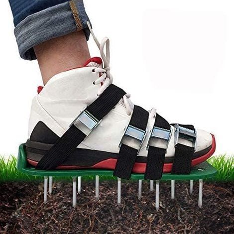 Aérateur de pelouse chaussures aérateur de pelouse chaussures à pointes avec 4 sangles réglables et scarificateur en métal pour aérateur de pelouse chaussures de jardin (1/5)
