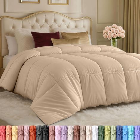 Couette Toutes Saisons 250 g/m² – Couette en Fibre siliconée en Peluche – Coutures carrées (Beige, Grand lit) (1/5)