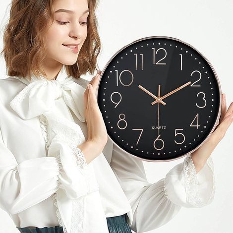 Geräuschlose Wanduhr ohne Ticken, 30 cm Durchmesser, arabische Ziffern, moderne, dekorative runde Quarzuhr, für Wohnzimmer, Schlafzimmer, Küche, Büro, Klassenzimmer – Schwarz (1/4)