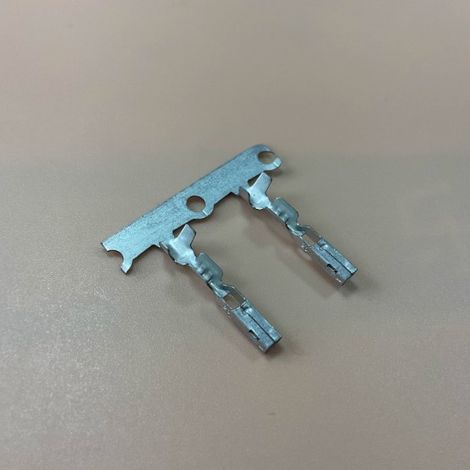 13806233 Automotive connectors, plugs, cable harness terminals (1/4)