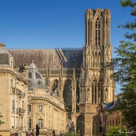 Tableau sur verre synthétique cathédrale de Reims vue du côté 90x90 cm - Impression sur Verre synthétique - Image HD imprimée sur Verre synthétique - Tableau mural décoratif - Fabriqué en France (1/5)