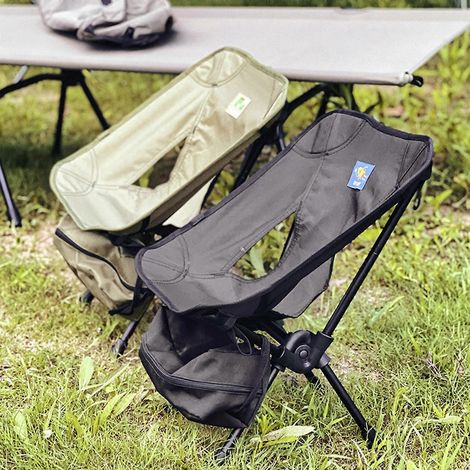Chaise de camping compacte avec dossier, pliable, idéale pour les enfants. (1/4)