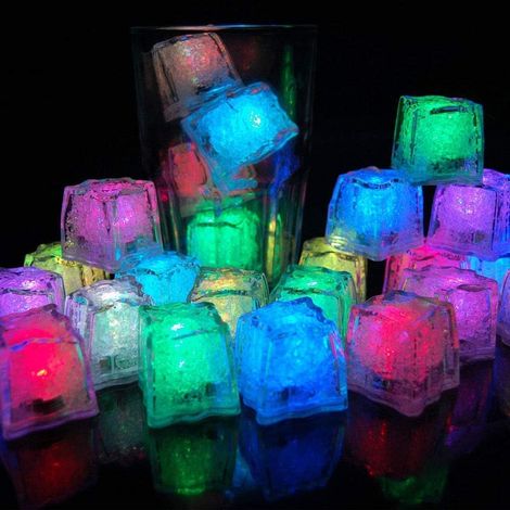 Lot de 12 glaçons lumineux à LED pour boissons à base de vin, lumière à changement de couleur, capteur de liquide, activés par l'eau, réutilisables, parfaits pour les fêtes, Noël, les mariages et comm (1/5)