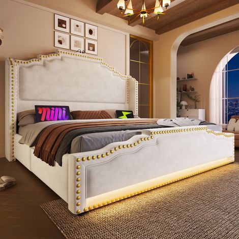 Lit rembourré 180x200 cm avec 4 tiroirs sur roulettes, éclairage LED multicolore, ports USB et USB-C, tête de lit à clous, velours beige (1/5)