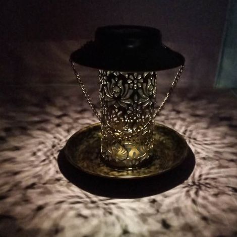 Mangeoire à oiseaux en métal à énergie solaire, mangeoire solaire LED suspendue et étanche pour une utilisation en extérieur. (1/5)