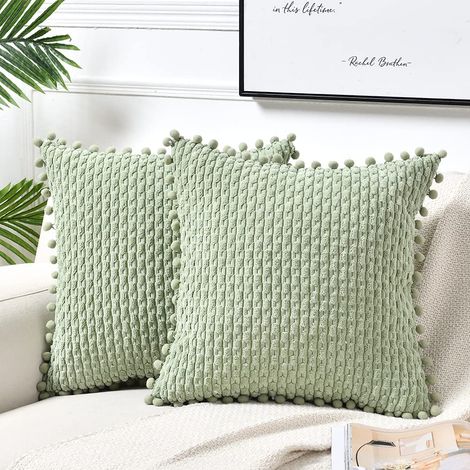 Lot de 8 Housses de Coussin en Velours Côtelé 45x45cm, Vert Sauge, Garniture Pompon, Housse Décorative pour Canapé et Chambre (Sans Rembourrage) (1/5)