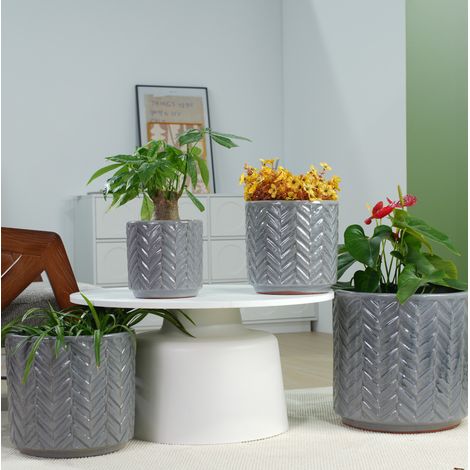 Pot de fleurs en céramique Ø20 cm gris cendré, relief chevron, avec drainage pour bureau FloraGrace (1/5)