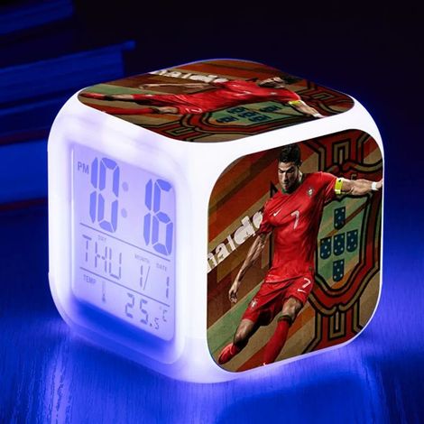 FIFA Weltmeisterschaft – Digitaler Wecker mit Ronaldo (C) und mehrfarbiger Beleuchtung (1/5)