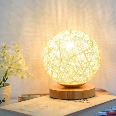 Lampada da notte a LED creativa KING con paralume in legno, idea regalo. (1/4)