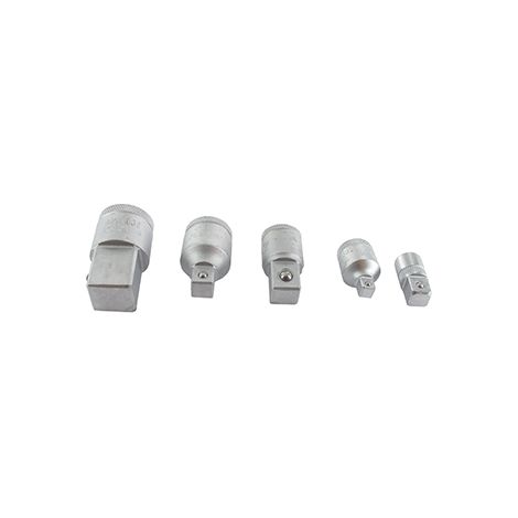 Spielset aus fünf Adaptern, bestehend aus zwei Reduzierungen 3/8-1/4 und 1/2-3/8 sowie drei Verlängerungen 1/4-3/8, 3/8-1/2 und 1/2-3/4.