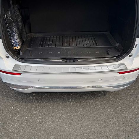 Protection Seuil de Pare-Chocs arrière - Compatible avec Volvo XC60 2017-2020 - Couverture de Seuil de Coffre - Bande Seuil de Chargement - Style élégant - en Acier INOX Chromé (1/5)