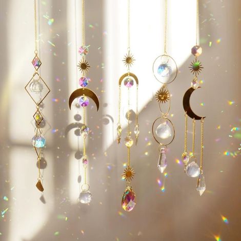 Lot de 5 pendentifs lumineux en cristal - Carillons éoliens - Pendentifs en cristal arc-en-ciel, soleil et lune - Sphères décoratives en cristal - Idéal pour les fenêtres, la maison, le jardin, Noël e