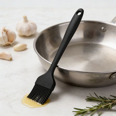 Brocha de silicona profesional resistente al calor para aceite y mantequilla, ideal para horno, cocina y parrilla (1 unidad), color negro. (1/5)