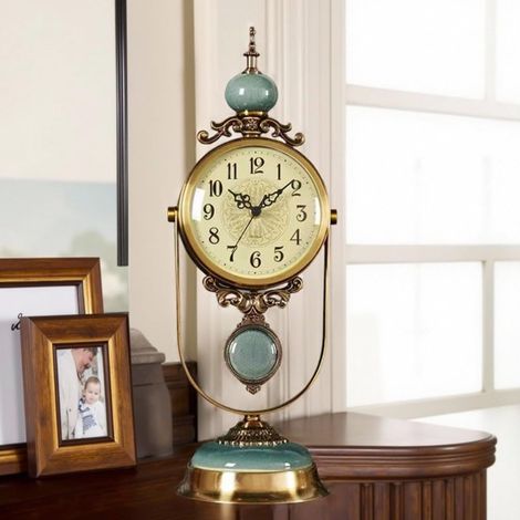 Horloge à pendule silencieuse à piles, idéale pour décorer un salon au-dessus de la cheminée. Design élégant avec socle en noyer, 30 cm (vert). (1/5)