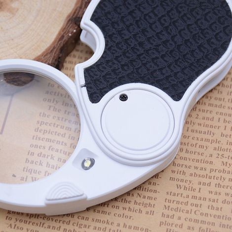 Loupe éclairée, loupe éclairée, loupe de poche 5X, petite loupe éclairée pliante éclairée pour lire des pièces de monnaie, loisirs, voyages – 45 mm de diamètre (1/3)