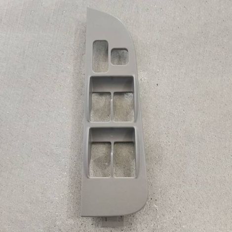 1 couleur : gris matériau : plastique panneau de commande de la vitre côté conducteur (côté gauche). (1/5)