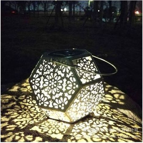 Lámpara Solar LED para Exteriores, Lámpara Solar Colgante de Jardín Impermeable, Luz Decorativa con Forma de Diamante para Jardín, Patio, Césped, Pasillo y Sendero - Plateado (1/5)