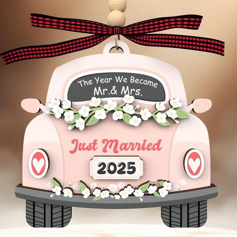 Ornement Mariage - Voiture Rétro Avec Guirlande Florale Et Ruban À Carreaux - Cadeau Pour Nouveaux Mariés Année 2025 - Décoration Arbre De Noël - Lot De 1 (1/5)