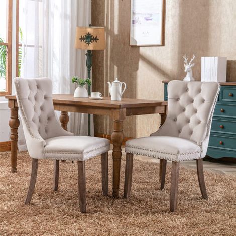 Nikki Collection - Set di 2 sedie da pranzo moderne e di alta gamma in legno massello trapuntato con rivestimento in velluto e gambe in legno con borchie decorative, beige, DE2001BG