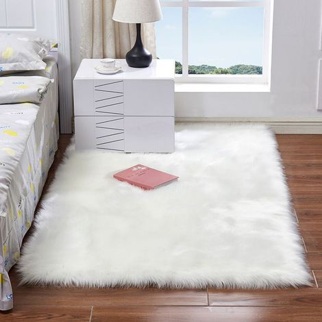 GROOFOO Tapis en Peau de Mouton Synthétique, 60x90 cm Tapis Salon en Fausse Fourrure Doux et Moelleux, Tapis Chambre à Poils Longs pour Les Chaises, Le Salon, la Chambre D'enfant (Blanc) (1/5)