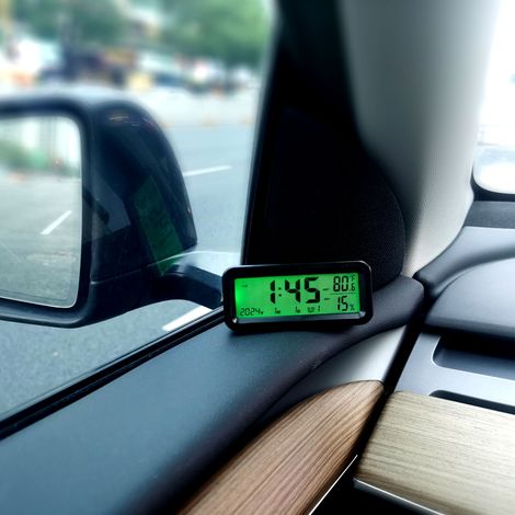 Horloge de voiture à énergie solaire avec horloge électronique lumineuse et indicateur lumineux de température et d'humidité pour l'intérieur de la voiture, convenant aussi bien à une utilisation en v (1/5)