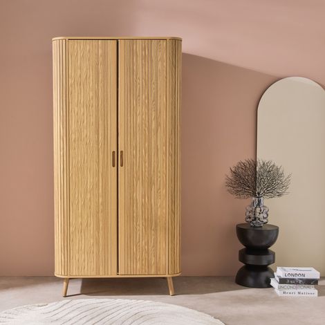 Armoire 2 portes décor bois rainuré avec étagère et penderie. L 90 x P 60 x H 180cm