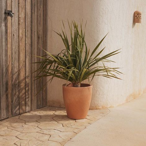 VIOLETA 40 Macetero Redondo y Moderno de Interior y Exterior Para Plantas y Flores Muy Resistente al Paso del Tiempo. Hecho de Polietileno en España - Terracota