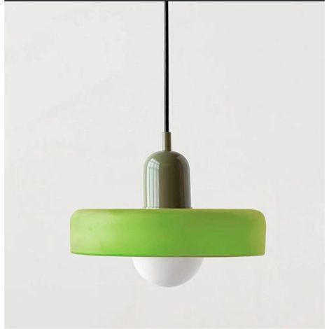 Un lustre de style Bauhaus au design médiéval et à l'abat-jour en vitrail, idéal pour la chambre 25 cm en verre vert prairie avec une base verte. (1/5)