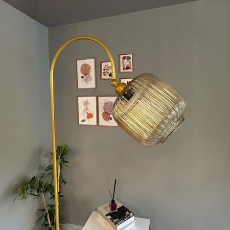 Lampadaire Elaris Verre, Moderne, Lampadaire pour Salon, Chambre à Coucher, Chambre d'enfant avec Douille E27, Largeur 37 cm, Abat-jour Réglable, Lampadaire avec Tablette et Variateur (1/5)