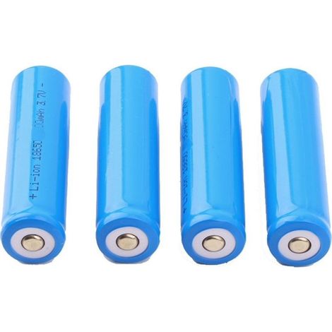 Lot de 4 batteries lithium-ion rechargeables 680 mAh 3.7V – Accu pour torches LED – Durabilité supérieure aux piles alcalines (1/2)