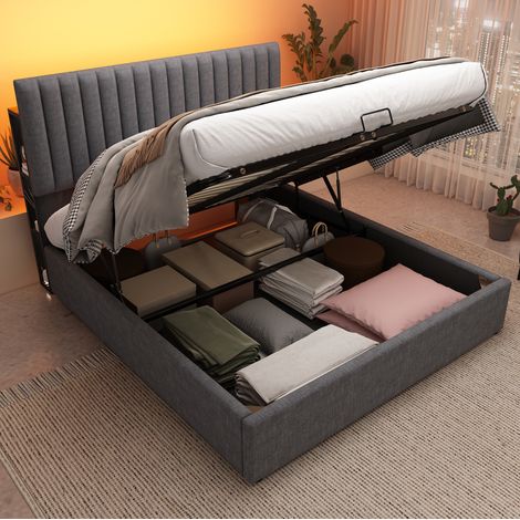 Lit coffre en tissu gris 140x200 cm avec LED, ports USB-C, tête de lit réglable et sommier à lattes inclus (1/5)
