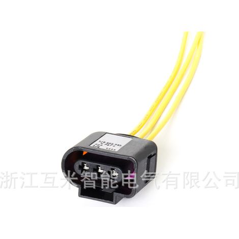 DJ7035A-3.5-21 is a domestically produced camshaft sensor connector for automobiles (1J0973723). (1/4)