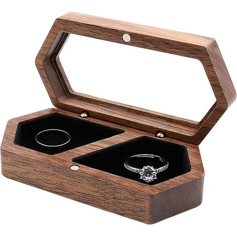 Un portagioie in legno di noce foderato in velluto, perfetto per i matrimoni: elegante e resistente