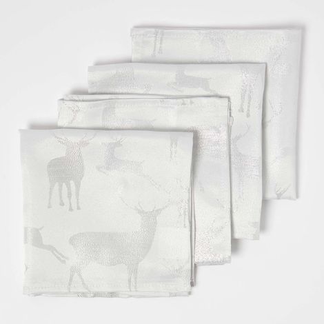 HOMESCAPES Silver Stag Christmas Napkins, Set of 4