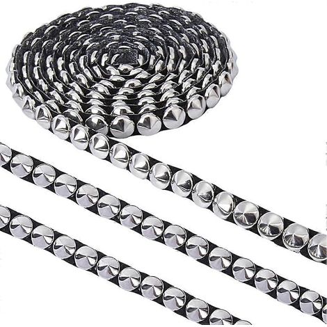 Garniture de clous décoratifs thermocollants en métal argenté, 2 yards (1,8 m) de large, 8 mm de large, forme convexe, avec base noire et clous pyramidaux décoratifs. (1/5)