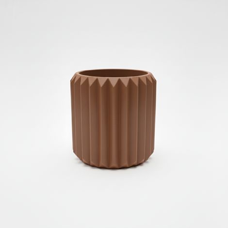 Pot de fleurs triangulaire moderne marron rainuré pour plantes (1/3)