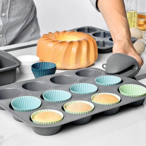 Set of 24 Multicolour Reusable Silicone Muffin Baking Cups (1/5)