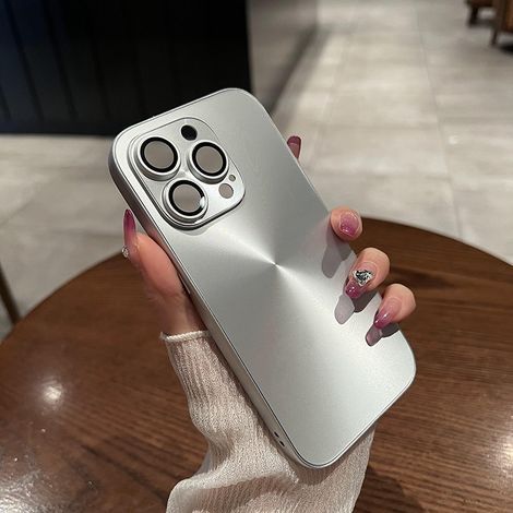 Custodia argento per iPhone 17 Pro Max con lente laser Aurora e pellicola protettiva per lo schermo inclusa.