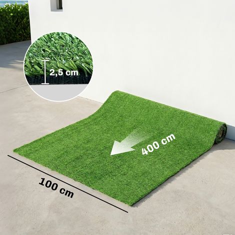 Gazon artificiel vert 100 x 400 cm, auto-drainant et Ă poils de 10 mm de hauteur. (1/5)