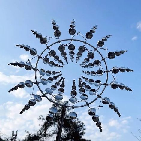 3D Metallwindmühle: Eine einzigartige und bezaubernde Windmühlenskulptur, die sich als Dekoration eignet. für Terrasse und Garten. (1/5)