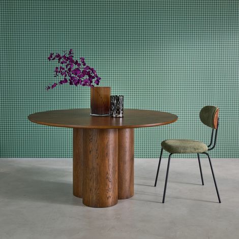 Sweeek – Table à manger ronde 130cm – Bois d'hévéa et placage chêne – 4 places – Style contemporain – Pied central pour circulation aisée