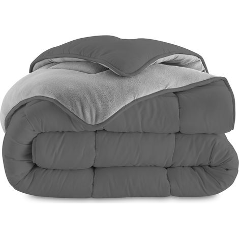 Idmarket – Couette polaire biface 140x200 cm – Garnissage 400 gr/m² – Finition piquage carreaux – Traitement anti-acarien (1/4)