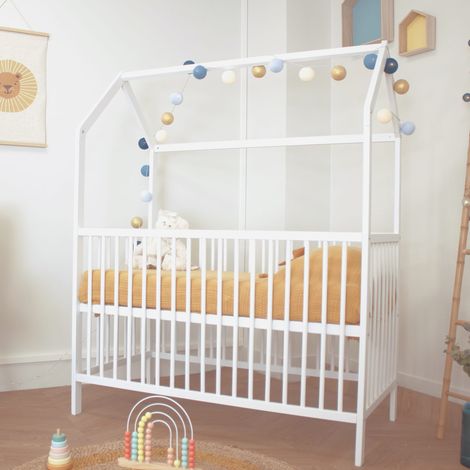 Lit évolutif bébé en hêtre massif blanc 60x120 – Sommier réglable sur 3 hauteurs – Design cabane pour chambre enfant – Baby Fox