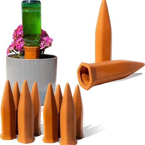 Un lot de 6 dispositifs d'arrosage automatique en terre cuite de style rustique, conçus spécifiquement pour le jardinage. (1/5)