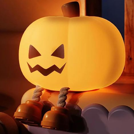 Veilleuse LED rechargeable en forme de citrouille – parfaite pour les enfants – éclairage doux et apaisant – idéale pour une table de chevet. (1/5)