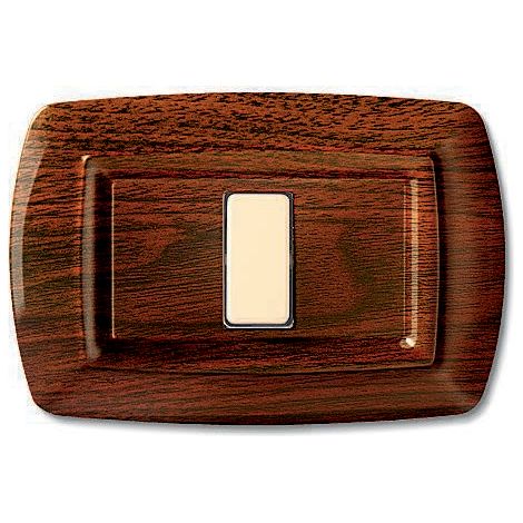 Placca serie Tondò, 3 moduli, plastica, legno scuro, compatibile con serie BTicino Magic - Elettrocanali ECL2593LS (1/4)
