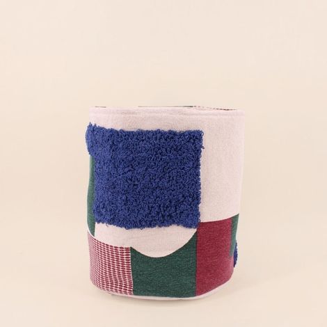 Panier en coton tissé coloré brodé et tufté 30x35cm (1/5)